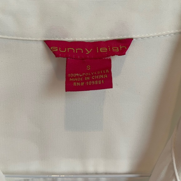 EUC Sunny Leigh brand ivory blouse with jewel detail size small - Picture 3 of 4